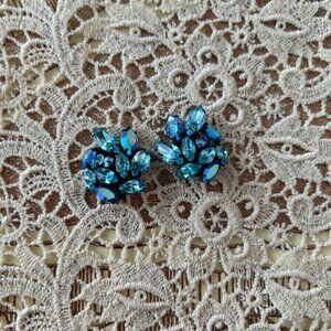 Vintage Blue Glass Rhinestone Aurora Borealis Elegant Clip On Cluster Earrings